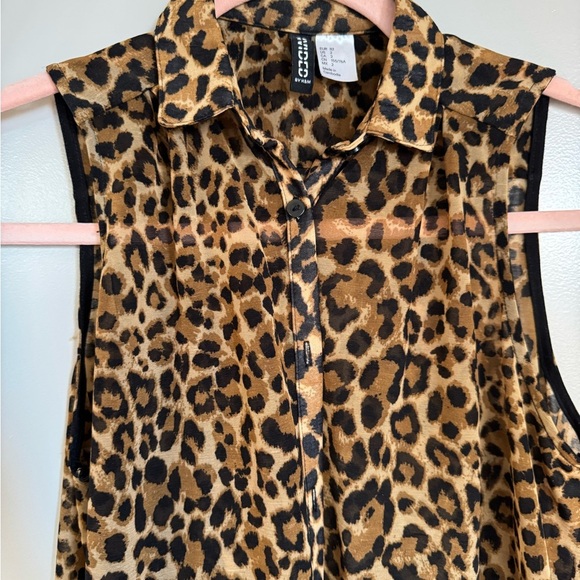 Leopard Print Sleeveless Blouse, Size 2 - Picture 2 of 7
